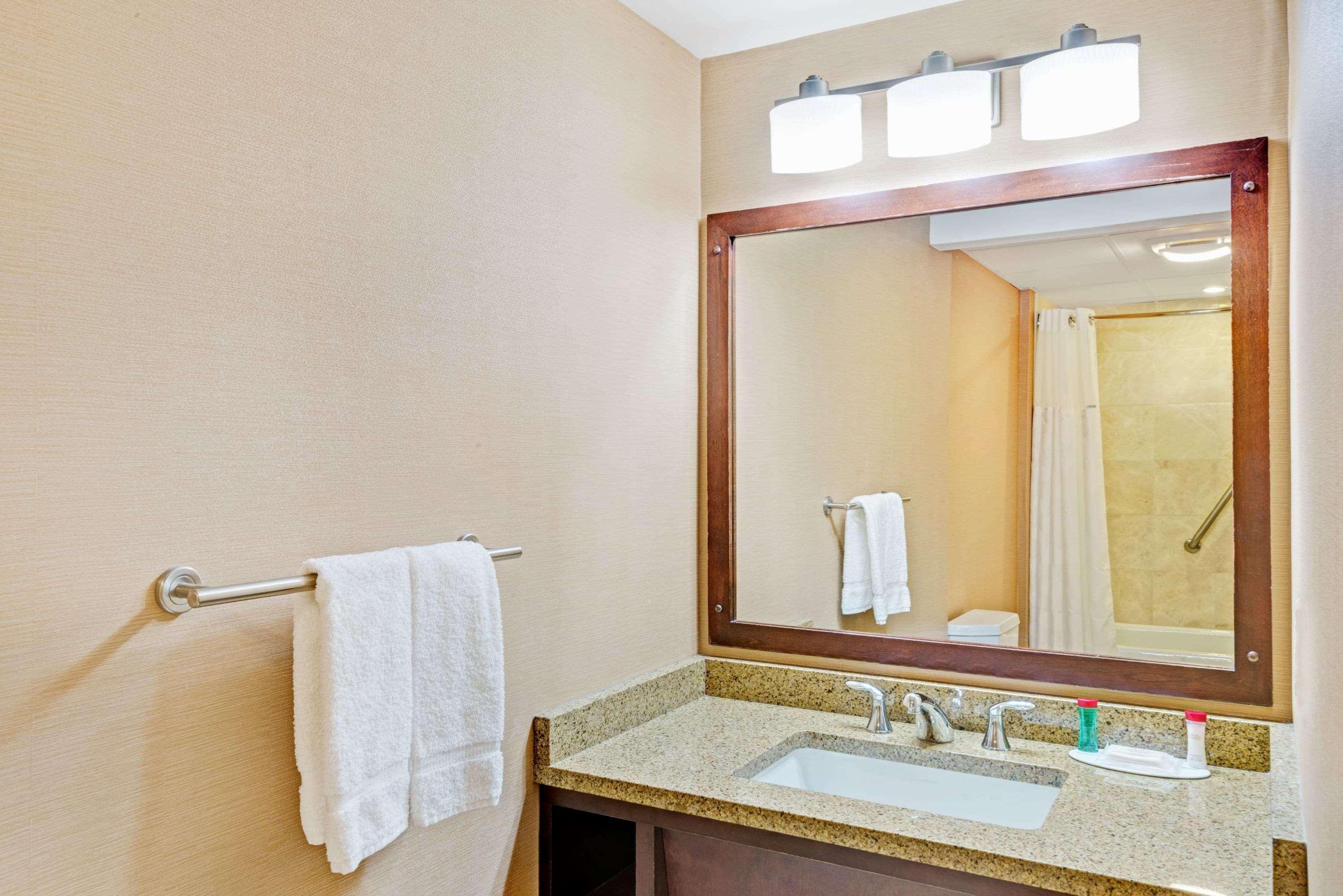 Ramada By Wyndham Seekonk Providence Area Exterior foto