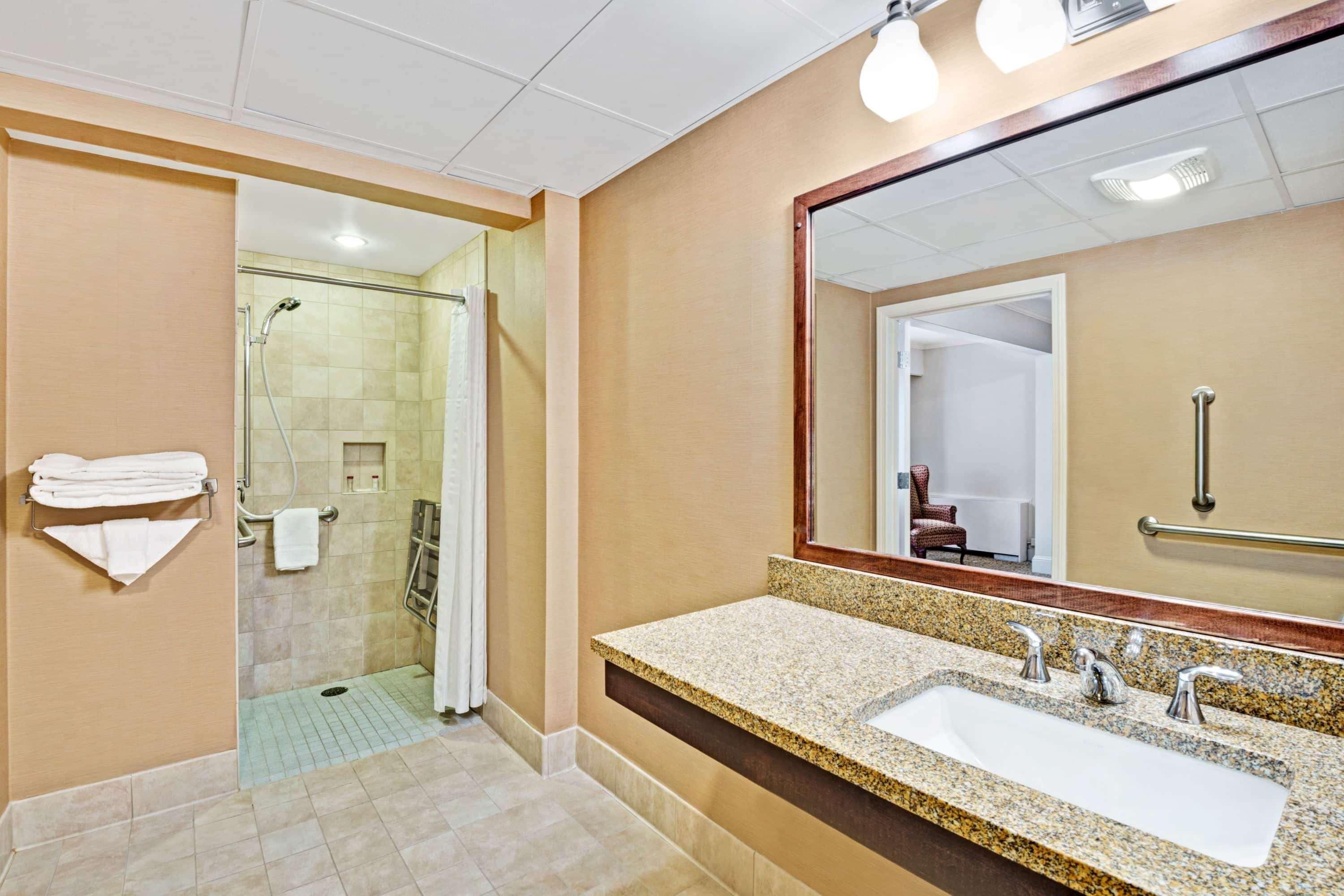 Ramada By Wyndham Seekonk Providence Area Exterior foto