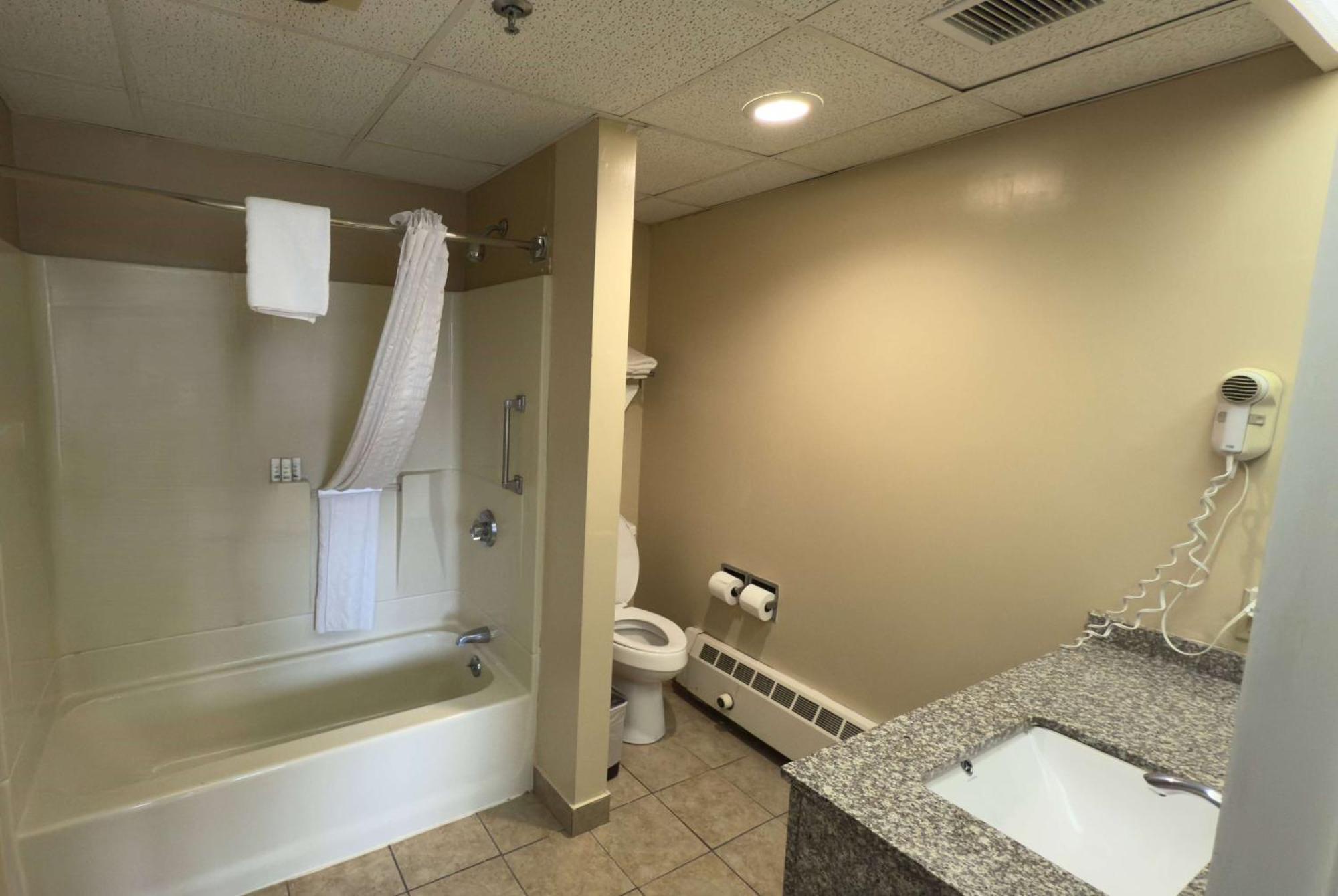 Ramada By Wyndham Seekonk Providence Area Exterior foto
