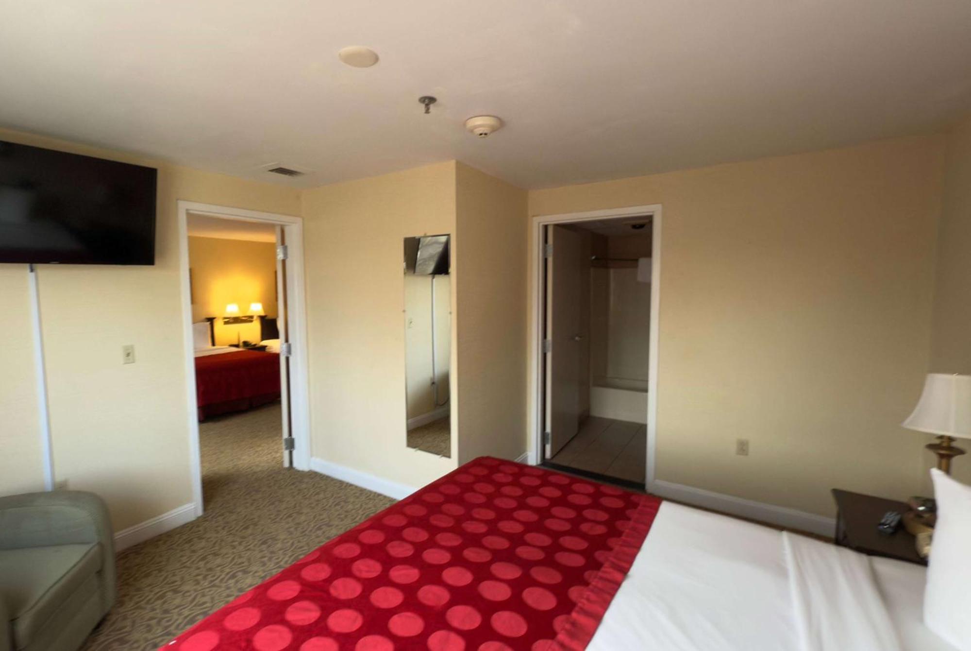 Ramada By Wyndham Seekonk Providence Area Exterior foto