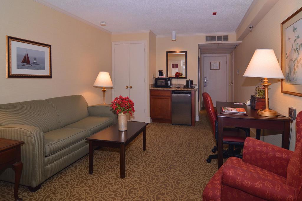 Ramada By Wyndham Seekonk Providence Area Exterior foto