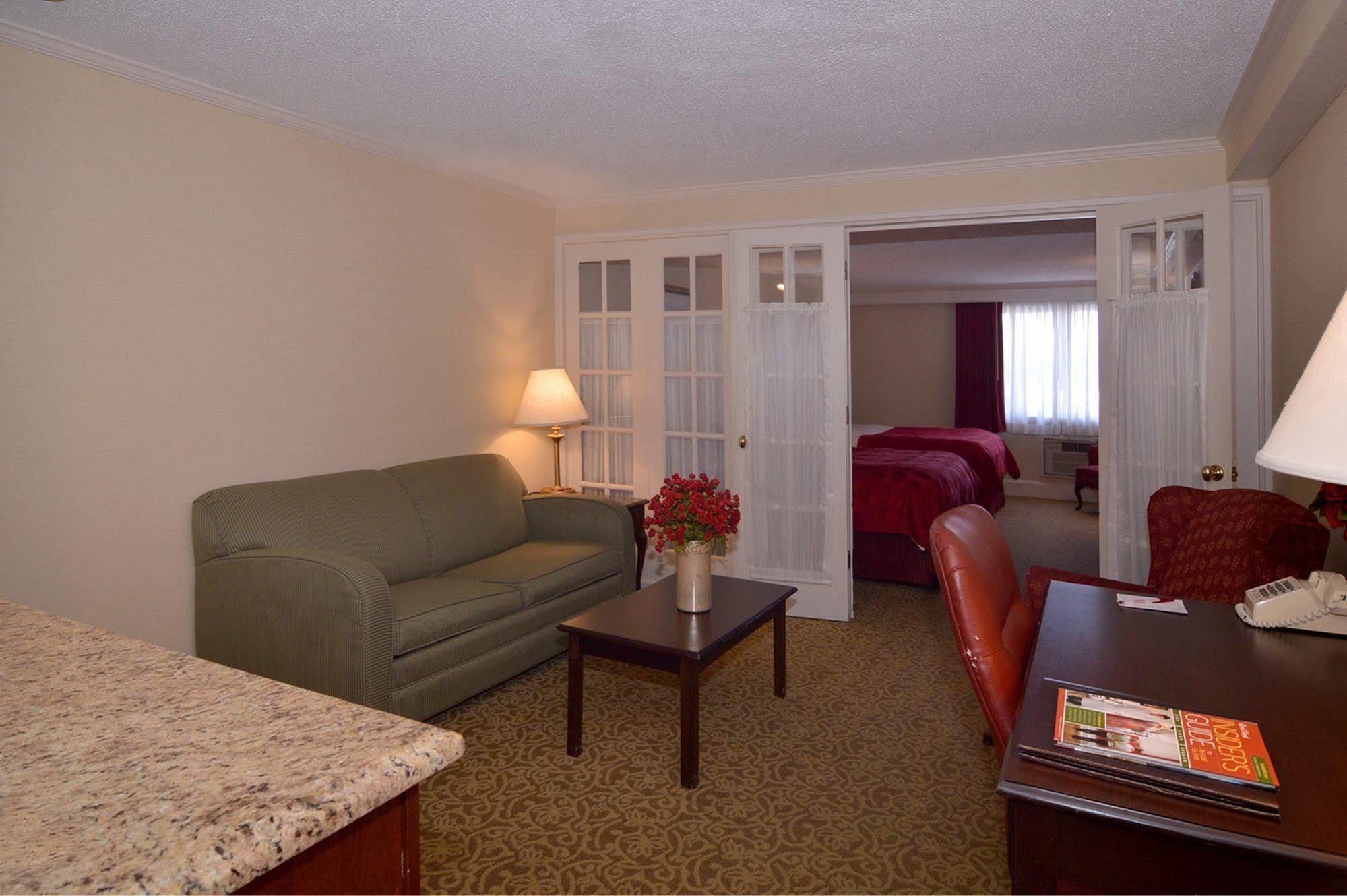 Ramada By Wyndham Seekonk Providence Area Exterior foto